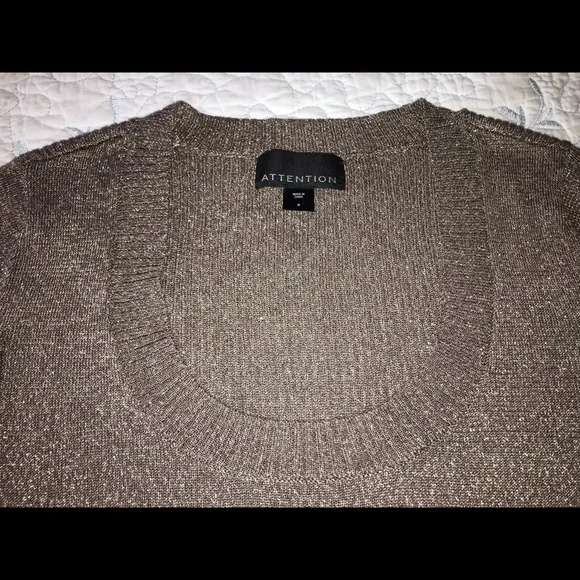 Women’s metallic gold long sleeved sweater - Picture 4 of 7